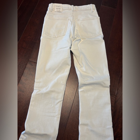 Brand new white Zara jeans size 34 - Picture 2 of 12